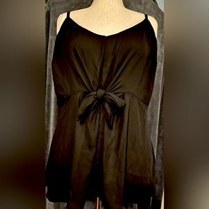 Beautiful tie front lightweight top.